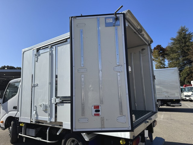 日野デュトロ冷凍車（冷蔵車）小型（2t・3t）[写真11]