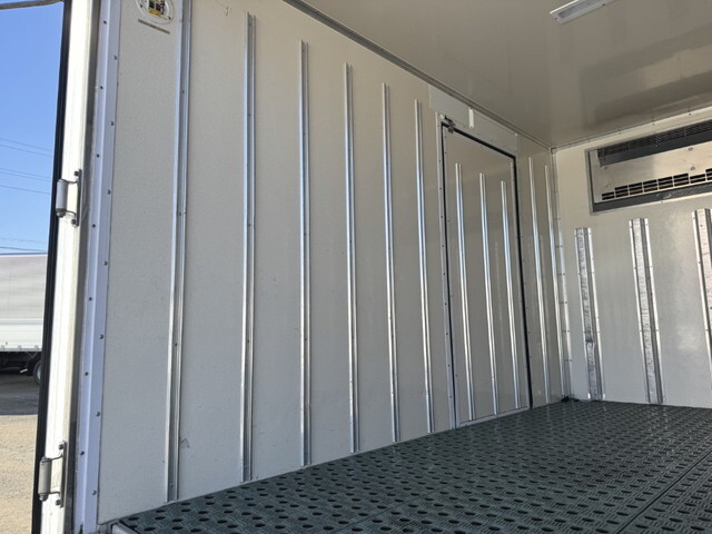 日野デュトロ冷凍車（冷蔵車）小型（2t・3t）[写真16]