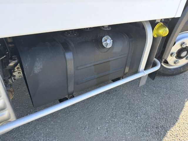 日野デュトロ冷凍車（冷蔵車）小型（2t・3t）[写真35]