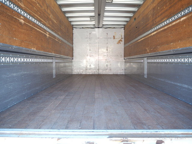 日野レンジャーアルミウイング中型（4t）[写真12]