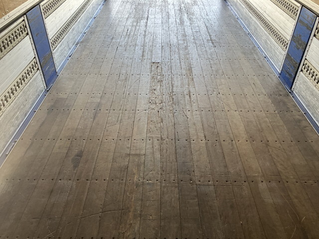 いすゞフォワードアルミウイング中型（4t）[写真12]