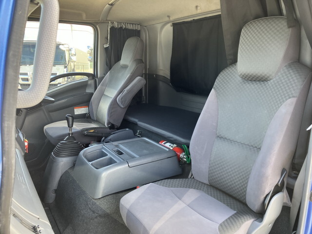 いすゞフォワードアルミウイング中型（4t）[写真31]