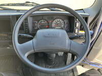 いすゞフォワードアルミウイング中型（4t）[写真36]