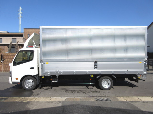 日野デュトロアルミウイング小型（2t・3t）[写真05]