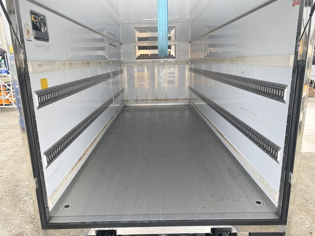 三菱ふそうファイター冷凍車（冷蔵車）中型（4t）[写真09]