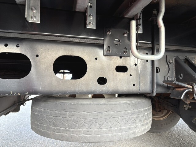 いすゞフォワードアルミバン中型（4t）[写真21]