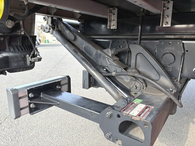 いすゞフォワードアルミバン中型（4t）[写真22]