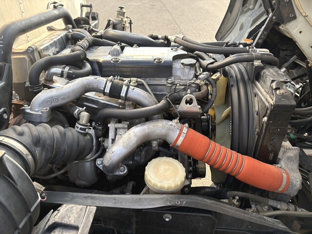 いすゞフォワードアルミバン中型（4t）[写真26]