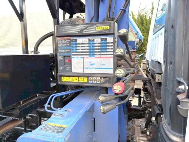 三菱ふそうファイターコンテナ専用車増トン（6t・8t）[写真14]