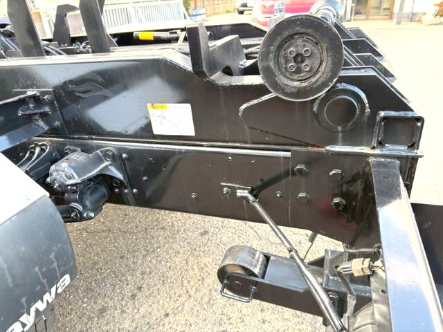 三菱ふそうファイターコンテナ専用車増トン（6t・8t）[写真18]