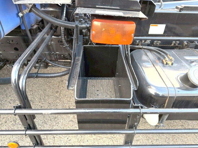 三菱ふそうファイターコンテナ専用車増トン（6t・8t）[写真21]