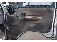 日産バネット平ボディ小型（2t・3t）[写真23]