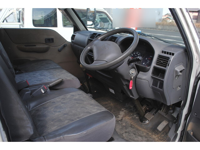 日産バネット平ボディ小型（2t・3t）[写真24]