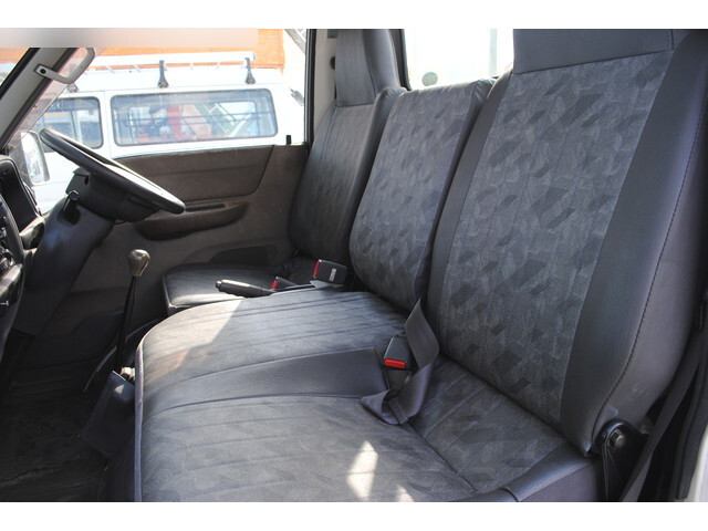 日産バネット平ボディ小型（2t・3t）[写真27]