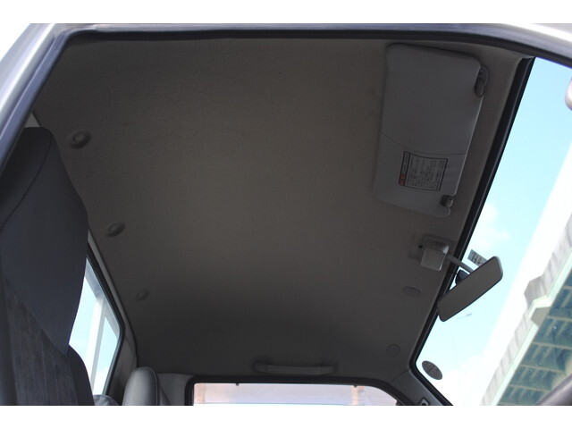 日産バネット平ボディ小型（2t・3t）[写真28]