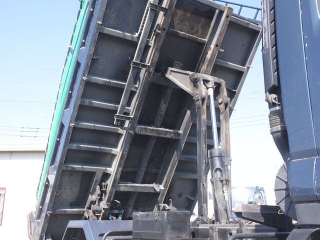 いすゞフォワードローダーダンプ中型（4t）[写真12]