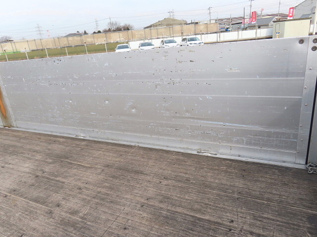 日野レンジャーアルミブロック中型（4t）[写真32]