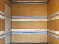 いすゞエルフアルミバン小型（2t・3t）[写真16]