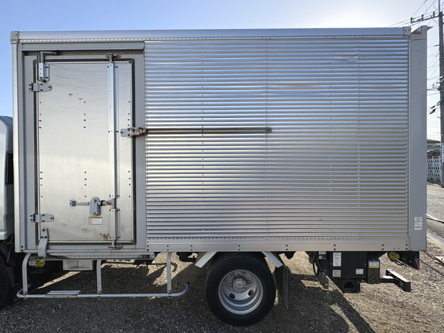 いすゞエルフアルミバン小型（2t・3t）[写真07]