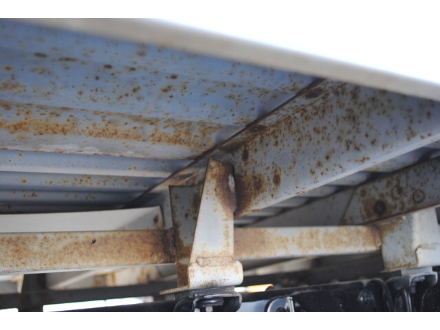 いすゞエルフ平ボディ小型（2t・3t）[写真17]