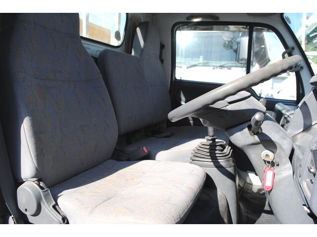 いすゞエルフ平ボディ小型（2t・3t）[写真26]