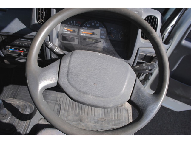 いすゞエルフ平ボディ小型（2t・3t）[写真32]