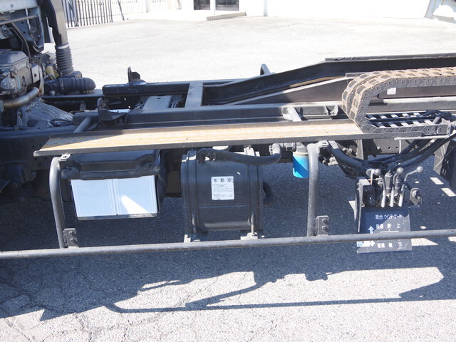 三菱ふそうキャンターセーフティローダー小型（2t・3t）[写真18]