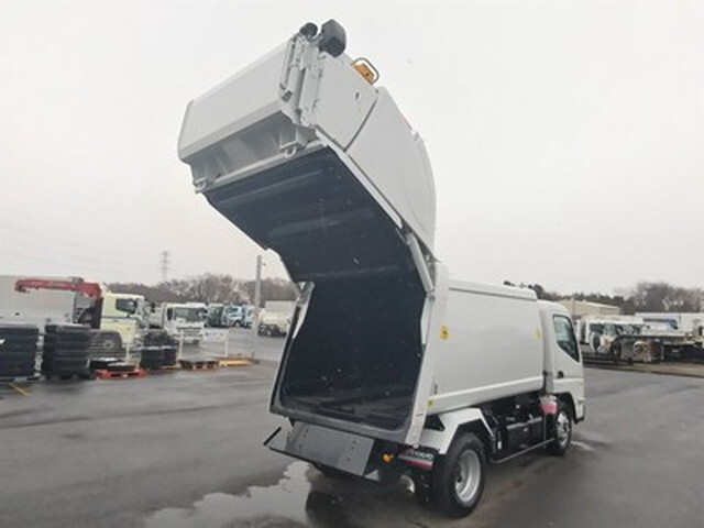 三菱ふそうキャンターパッカー車（塵芥車）小型（2t・3t）[写真04]