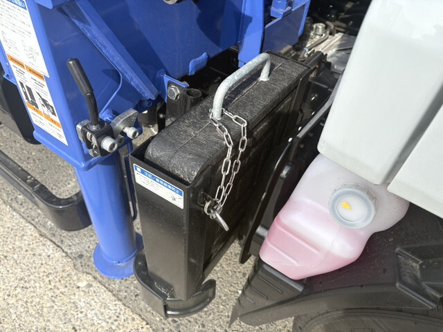 三菱ふそうキャンタークレーン4段小型（2t・3t）[写真23]