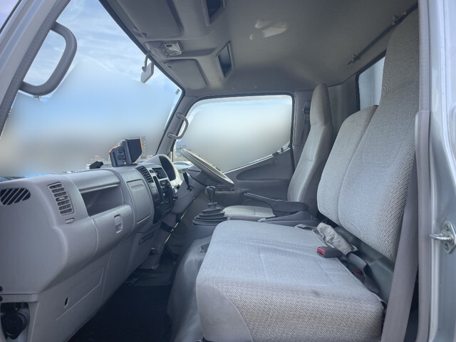 トヨタダイナアルミウイング小型（2t・3t）[写真31]