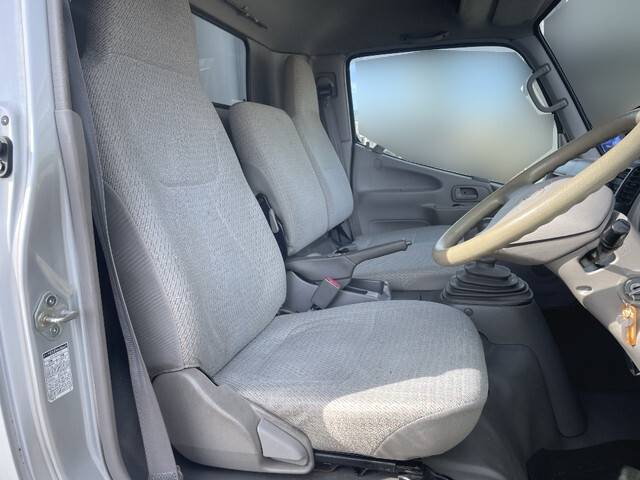 トヨタダイナアルミウイング小型（2t・3t）[写真33]