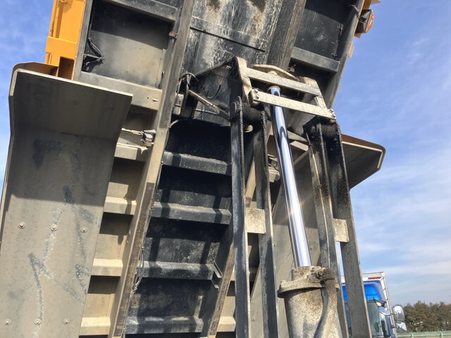 日野プロフィアダンプ大型（10t）[写真16]