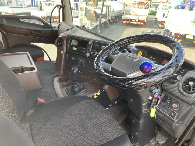 日野プロフィアダンプ大型（10t）[写真31]