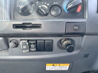 いすゞフォワードアルミバン中型（4t）[写真12]