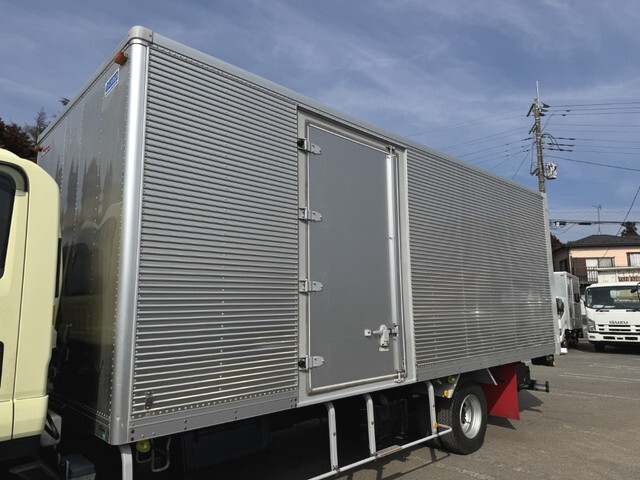 いすゞフォワードアルミバン中型（4t）[写真16]
