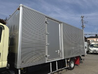 いすゞフォワードアルミバン中型（4t）[写真17]