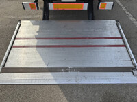 いすゞフォワードアルミバン中型（4t）[写真21]