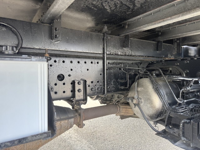 いすゞフォワードアルミバン中型（4t）[写真27]