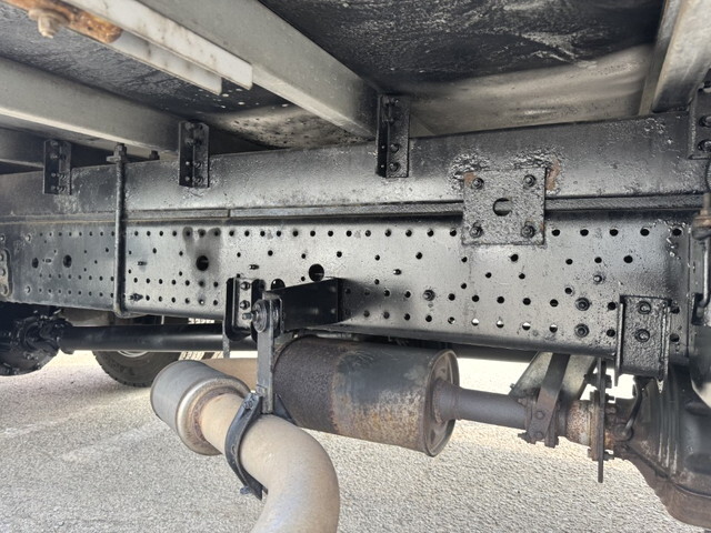 いすゞフォワードアルミバン中型（4t）[写真28]