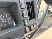 いすゞフォワードアルミバン中型（4t）[写真08]