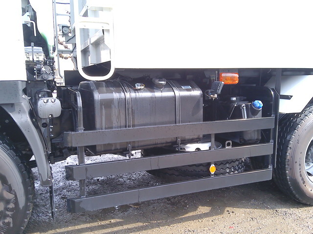 いすゞギガダンプ大型（10t）[写真12]