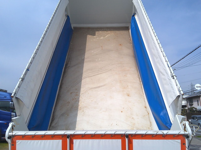 いすゞギガダンプ大型（10t）[写真18]