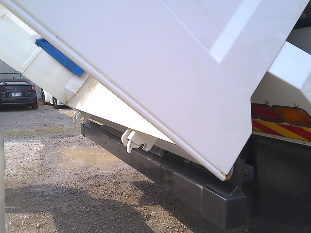 いすゞギガダンプ大型（10t）[写真19]