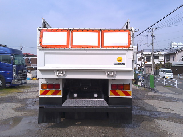 いすゞギガダンプ大型（10t）[写真04]