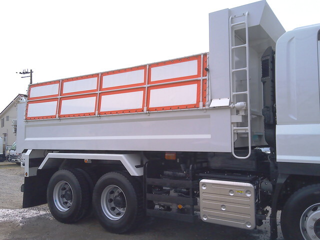 いすゞギガダンプ大型（10t）[写真06]