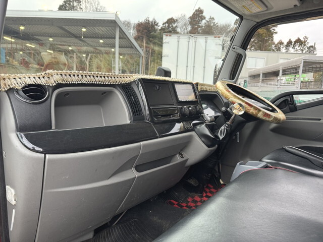 三菱ふそうキャンターアルミブロック小型（2t・3t）[写真12]