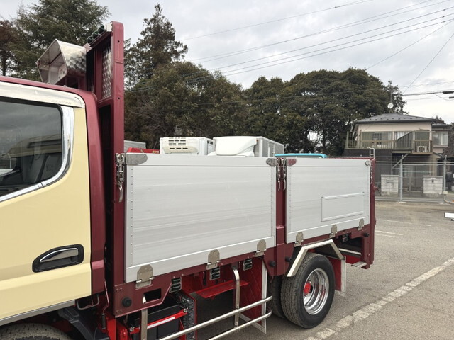 三菱ふそうキャンターアルミブロック小型（2t・3t）[写真14]