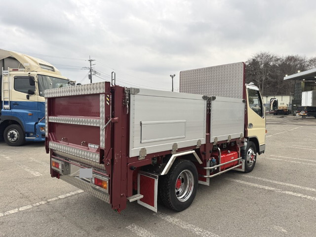 三菱ふそうキャンターアルミブロック小型（2t・3t）[写真02]