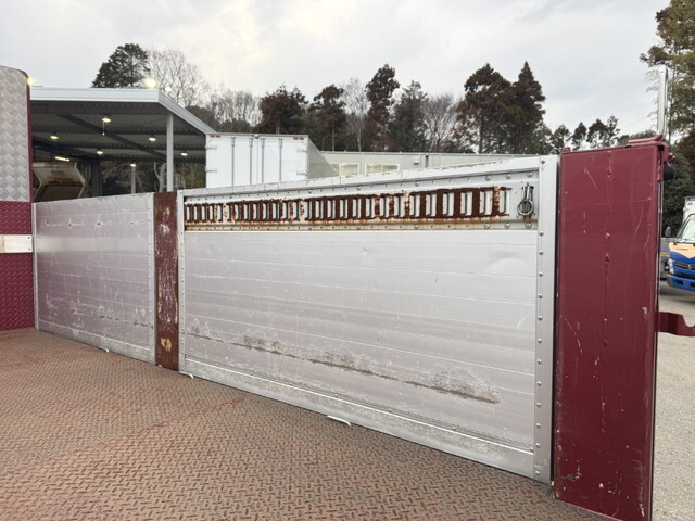 三菱ふそうキャンターアルミブロック小型（2t・3t）[写真20]