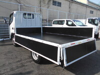 三菱ふそうキャンター平ボディ小型（2t・3t）[写真12]